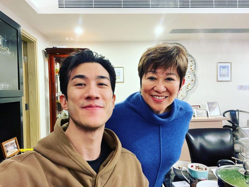 李治廷早前曾被拍到帶一位外貌酷似方媛的女性見母親。