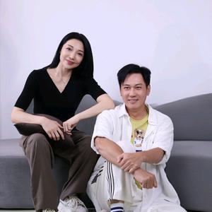 方心媛與丈夫甄志強的昔日合照。