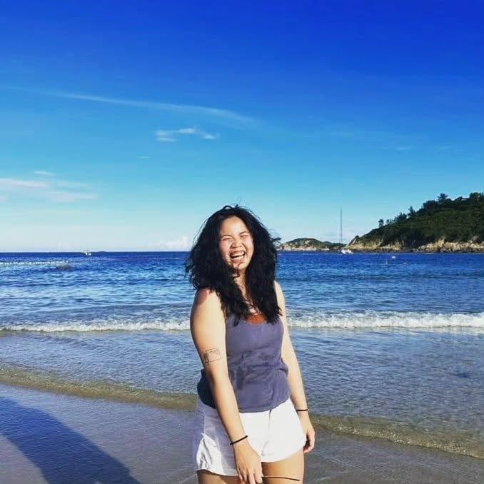 唐藝婷身兼編劇、導演、演員及教育工作，更創辦了劇團以推廣小劇場藝術。