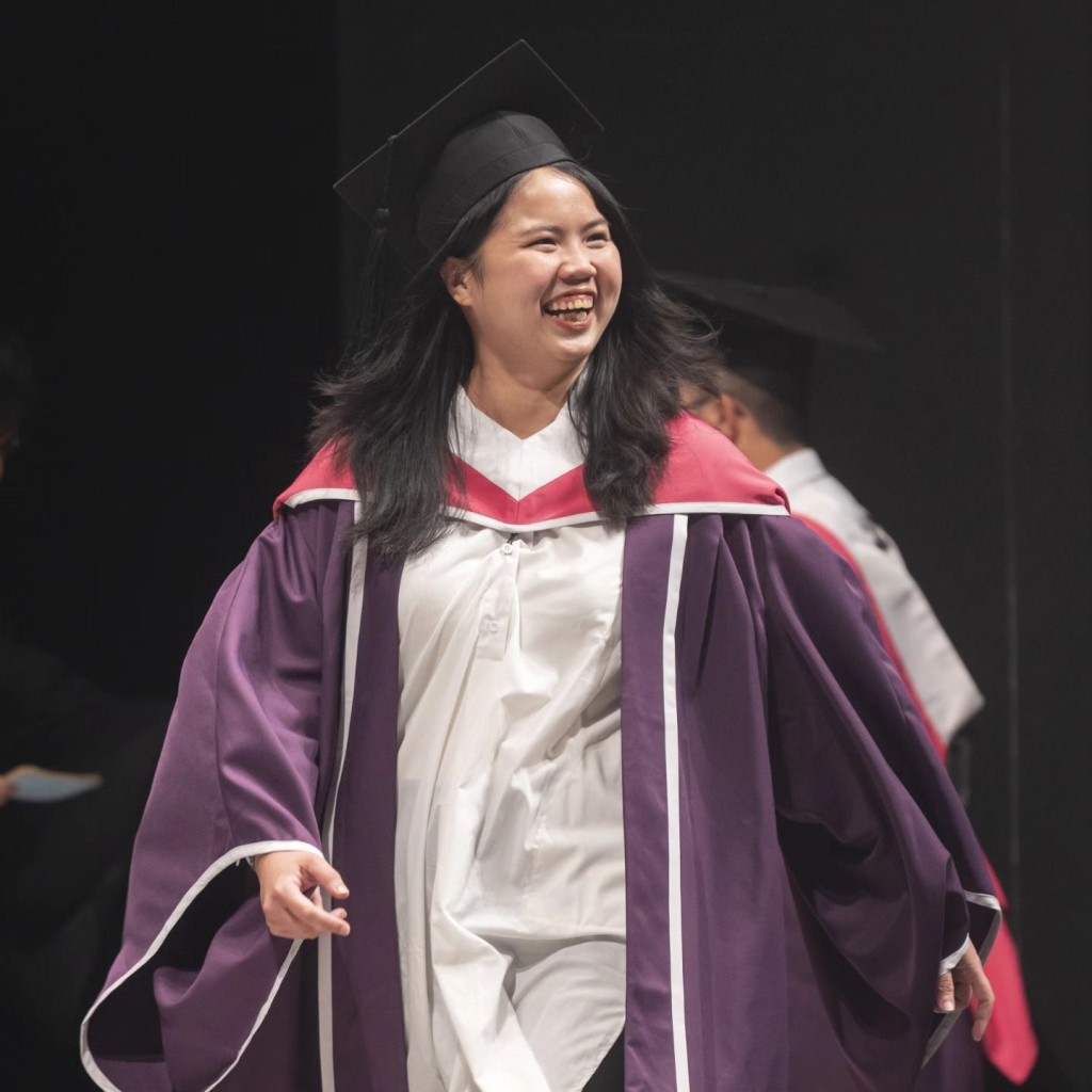唐藝婷早年畢業於香港浸會大學，取得社會科學學士學位，主修公共關係及廣告，副修戲劇研究。