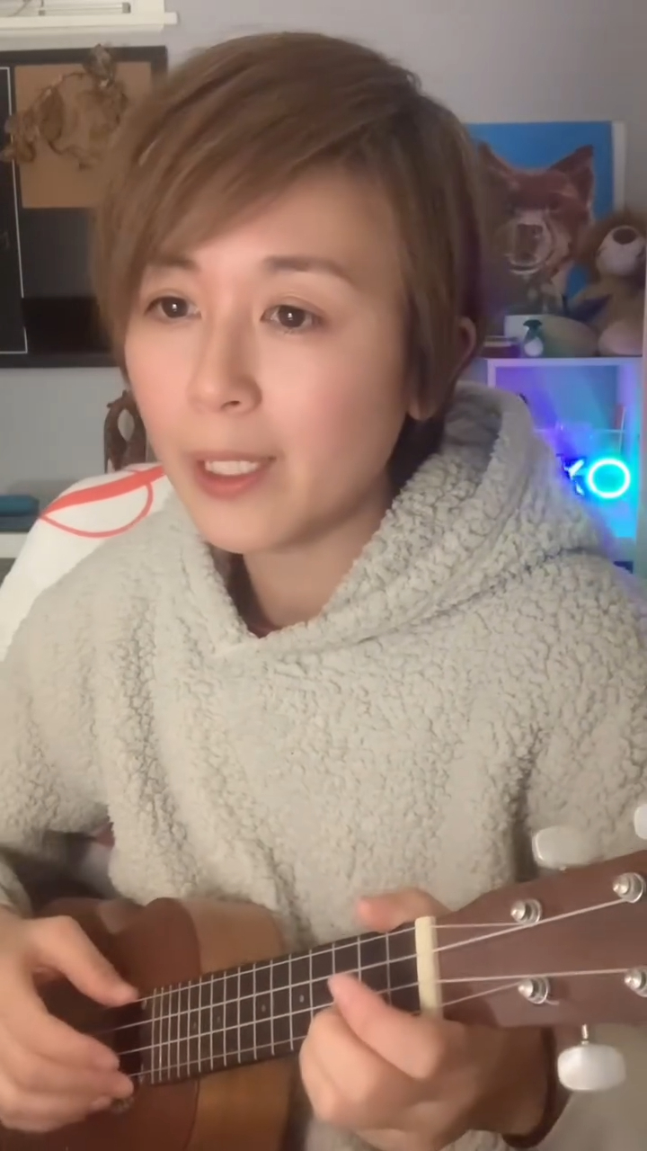 唐寧有一段時間經常在家中拍攝影片。