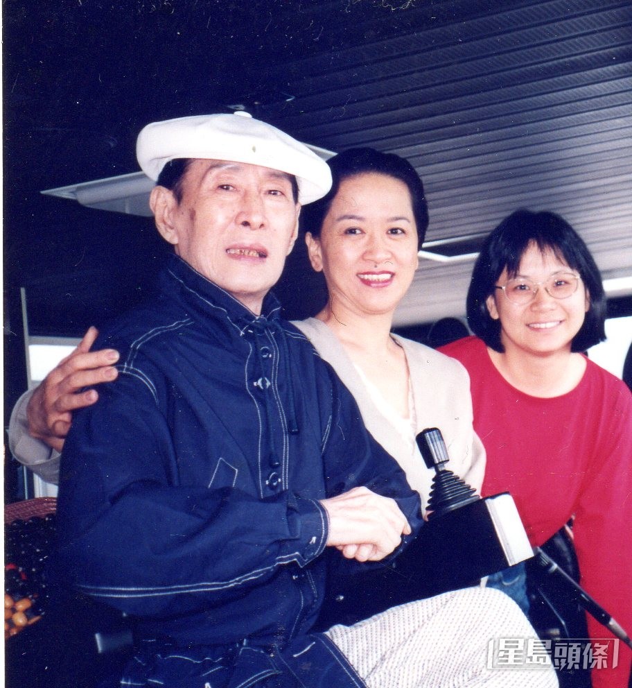 鄧兆尊曾與媽媽祥嫂關係破裂。