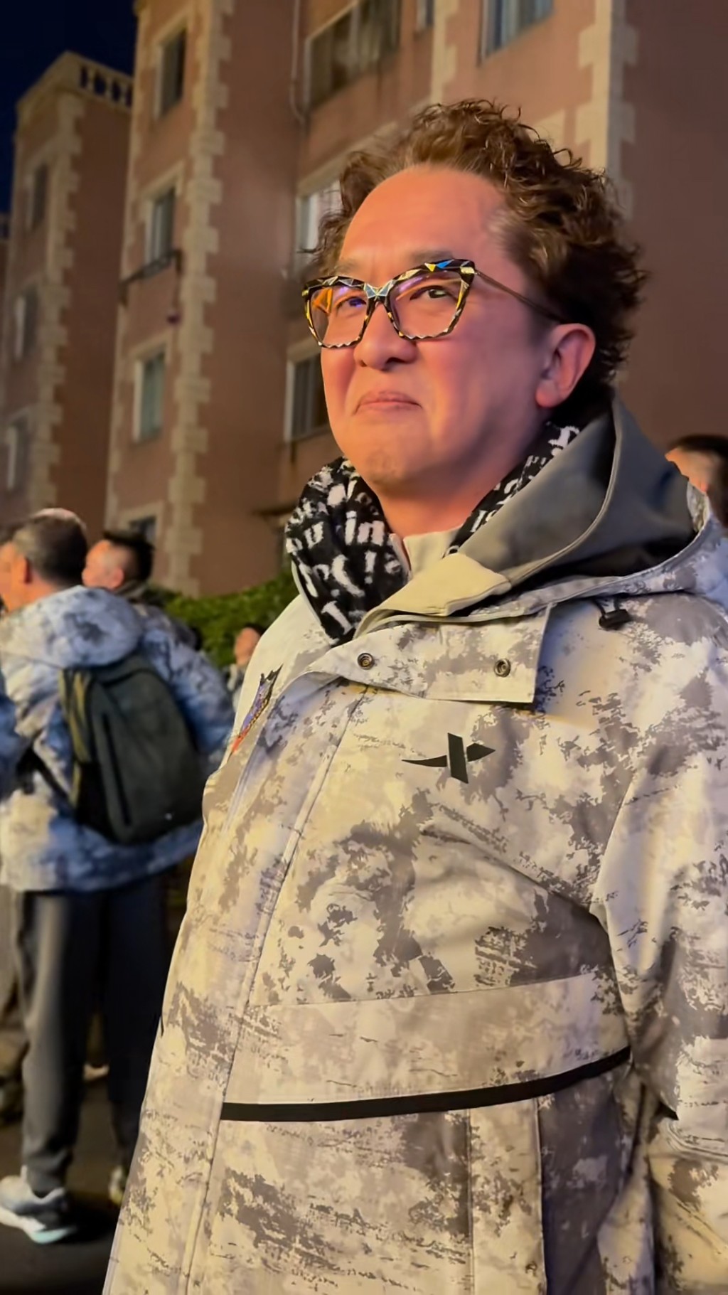 鄧兆尊雖然沒有明言,但其表情已暗示最窮時身家仍遠超1億。