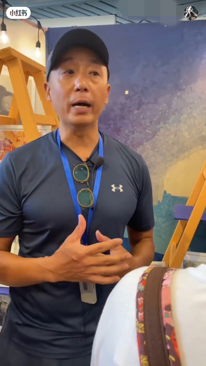 即使轉行從商，莫家堯依然風采不減，舉手投足帶星味。