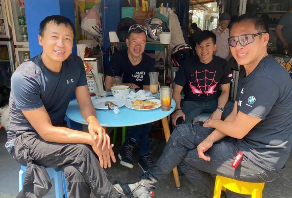莫家堯（左）一直與圈中人保持聯繫。