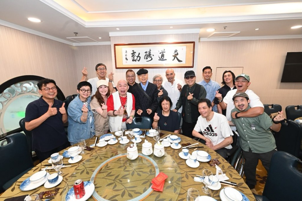 大家難得聚首一堂。