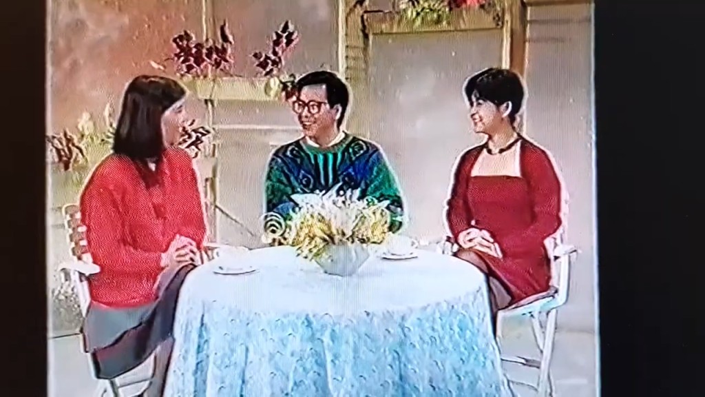 潘芳芳(右)曾是節目《香港早晨》的主持之一。