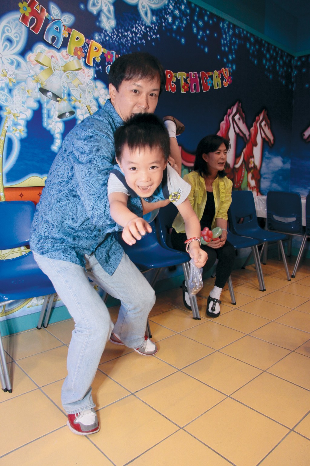 潘芳芳透露兒子正在加拿大讀大學,但表明無意投身演藝圈。