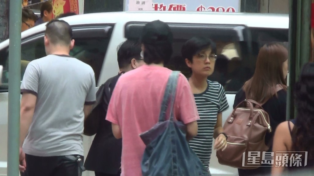 黃子華與該短髮女友感情穩定至今,據指女友深得黃媽媽喜愛。