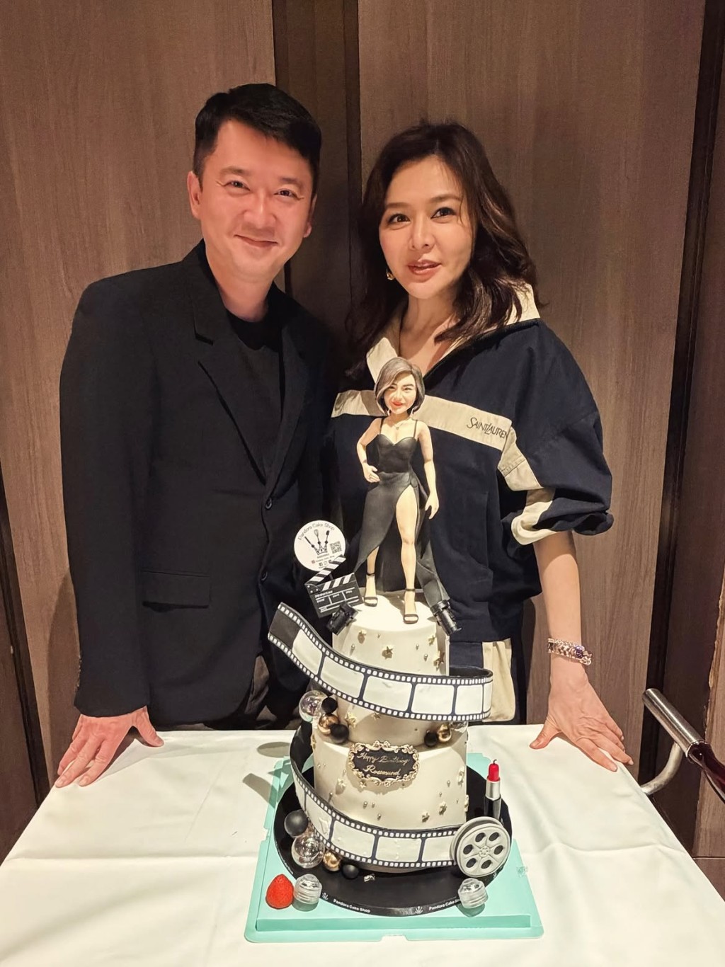 好友邱子傑為關之琳預祝生日。
