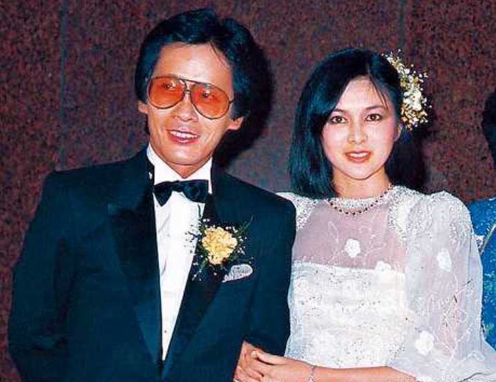 關之琳於1981年與相識僅兩個月、年長17歲的富商王國旌閃婚,但婚姻只維持了九個月。(網上圖片)