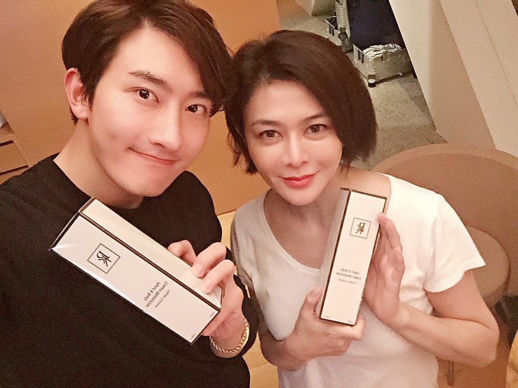 關之琳與台灣富商離婚後,曾與Super Junior-M內地成員周覓傳出緋聞。