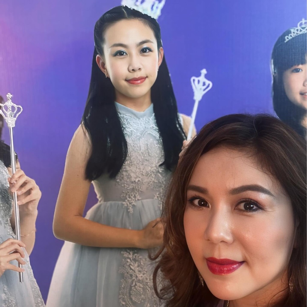 劉美娟的小女兒張日晴愈大愈與媽媽相似。