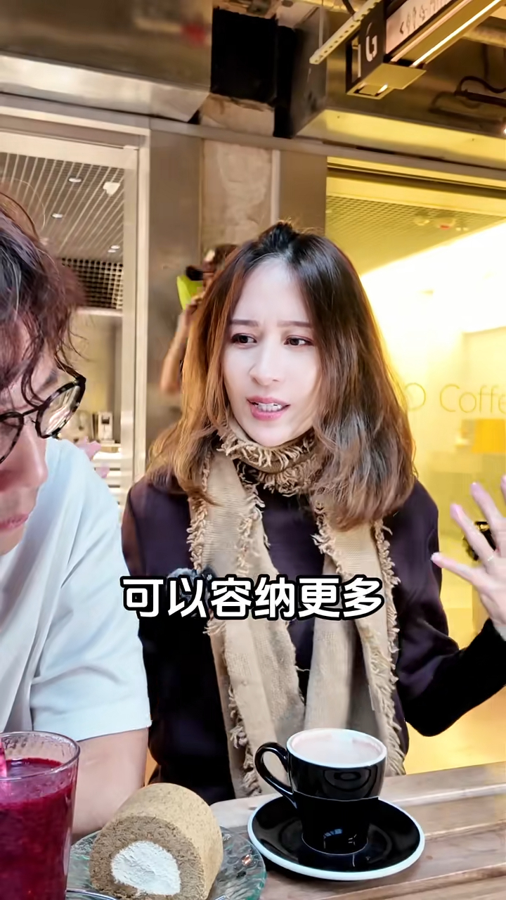 隨後，鄺文珣說：「強忍的情況少了很多，現在你的胸懷已經可以容納更多，所以當我去得罪你的時候，你也不當回事。但是並不代表我能得寸進尺，這點我是知道的」。