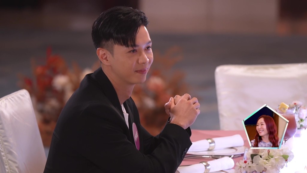 李爾晨隨即投以深情眼神。