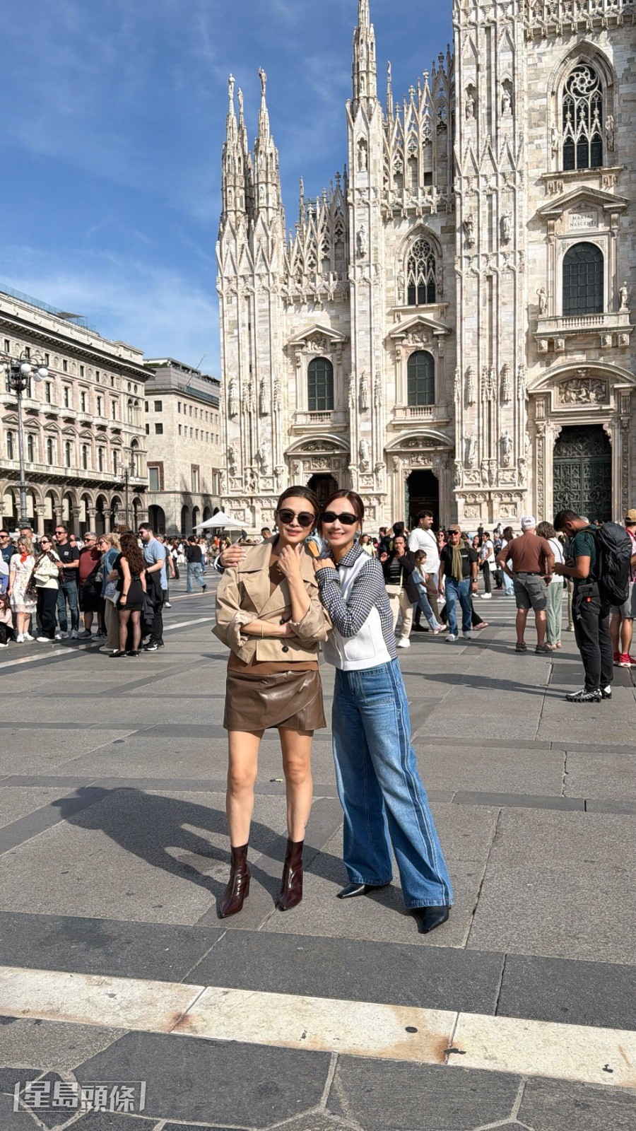 兩人到訪米蘭主教座堂(Duomo di Milano)拍照留念。