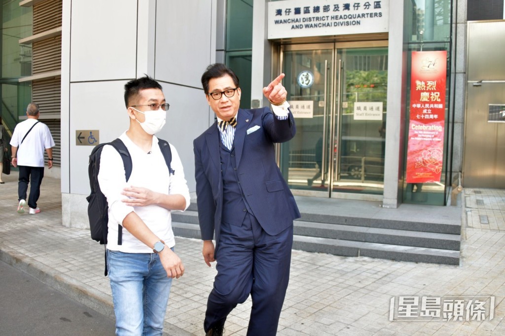 陸偉雄大律師的母親雖已離世,但他對許多往事細節依然記憶猶新。