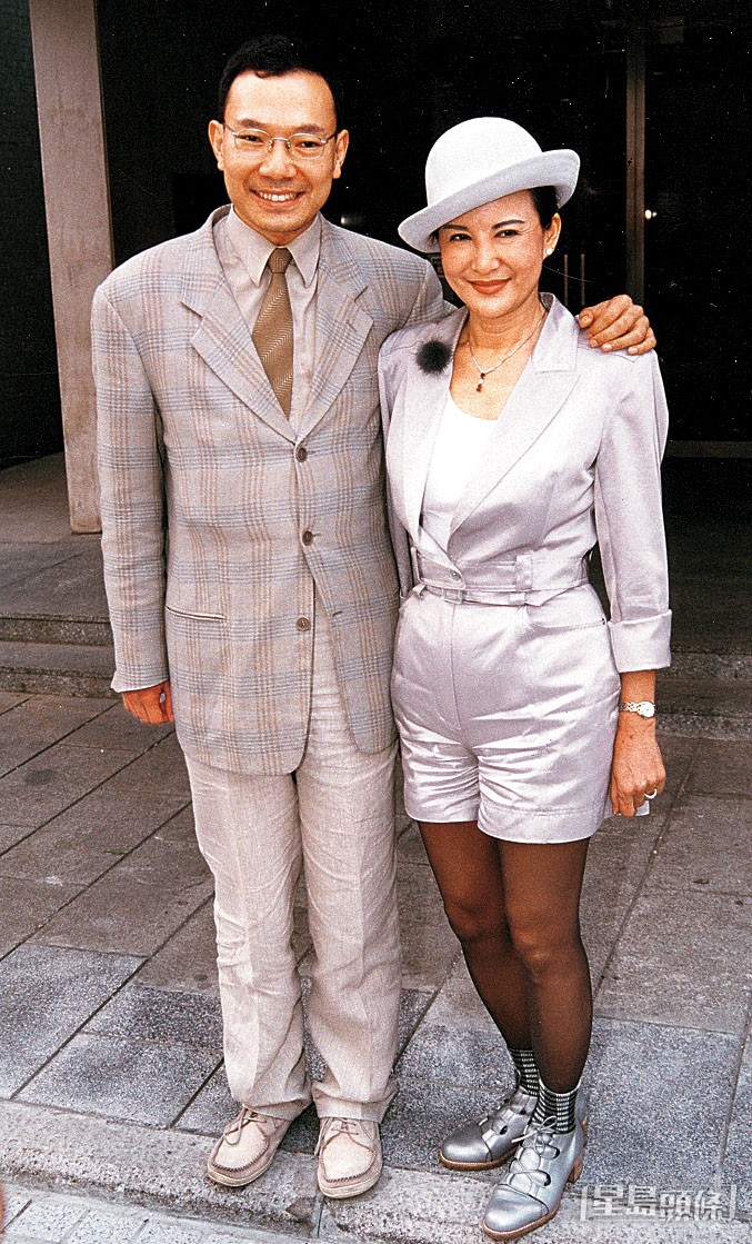 白韻琹與謝偉俊同居多年，於1997年結婚。
