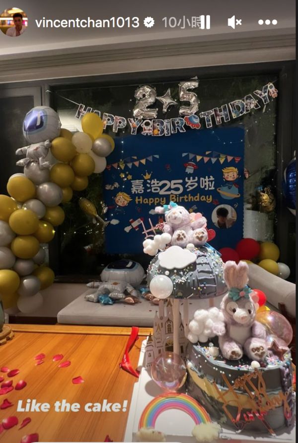 陳書君為慶祝活動精心佈置。