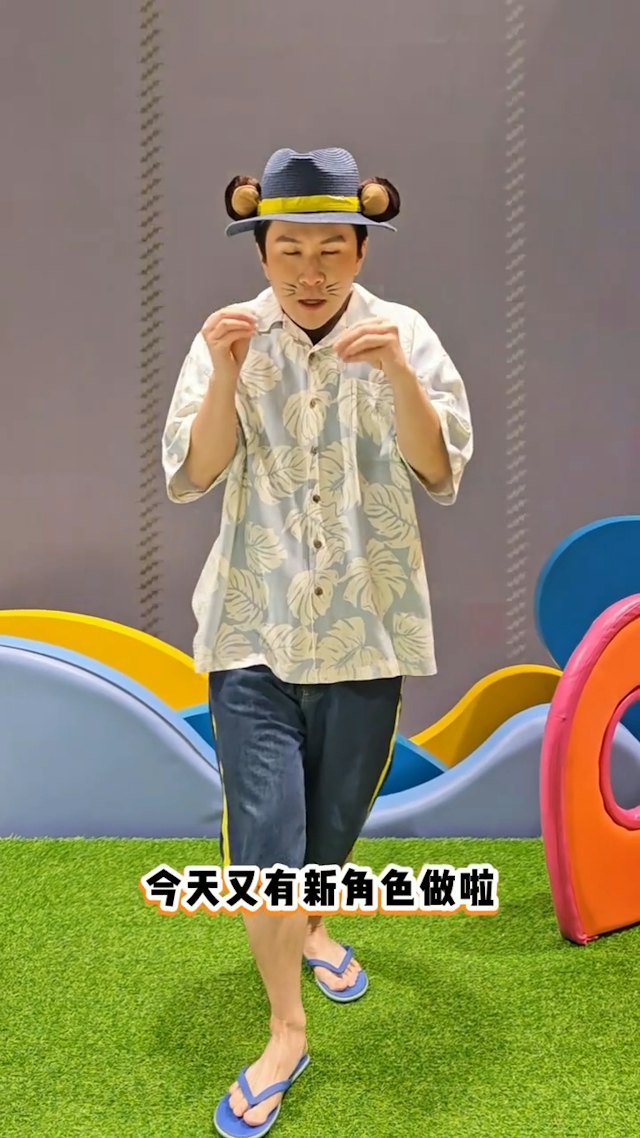 譚澔天在鏡頭前充滿活力。