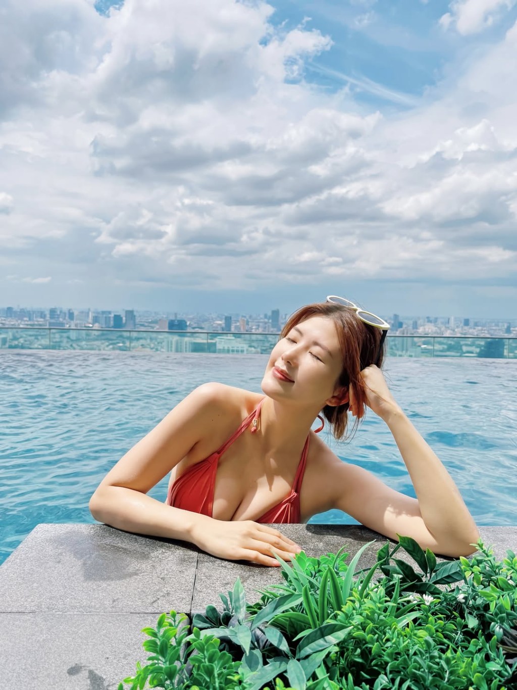 趙璧渝早前在Instagram分享水著照片。