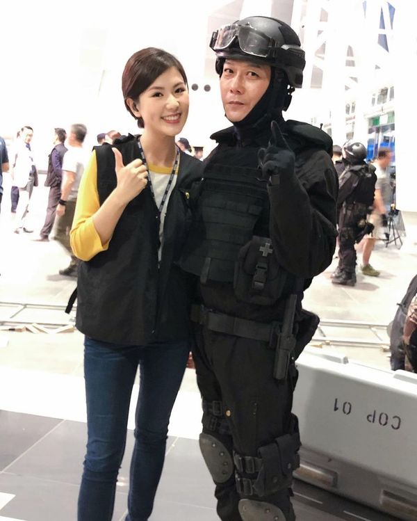 趙璧渝與客串的錢小豪合照留念。