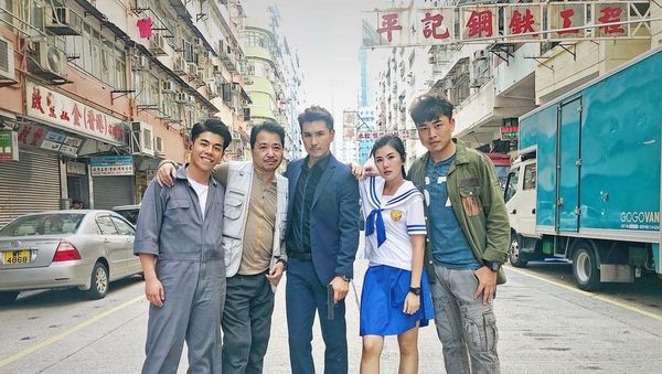 趙璧渝(右二)憑在《逆天奇案》系列飾演「妹頭」一角而成功入屋。