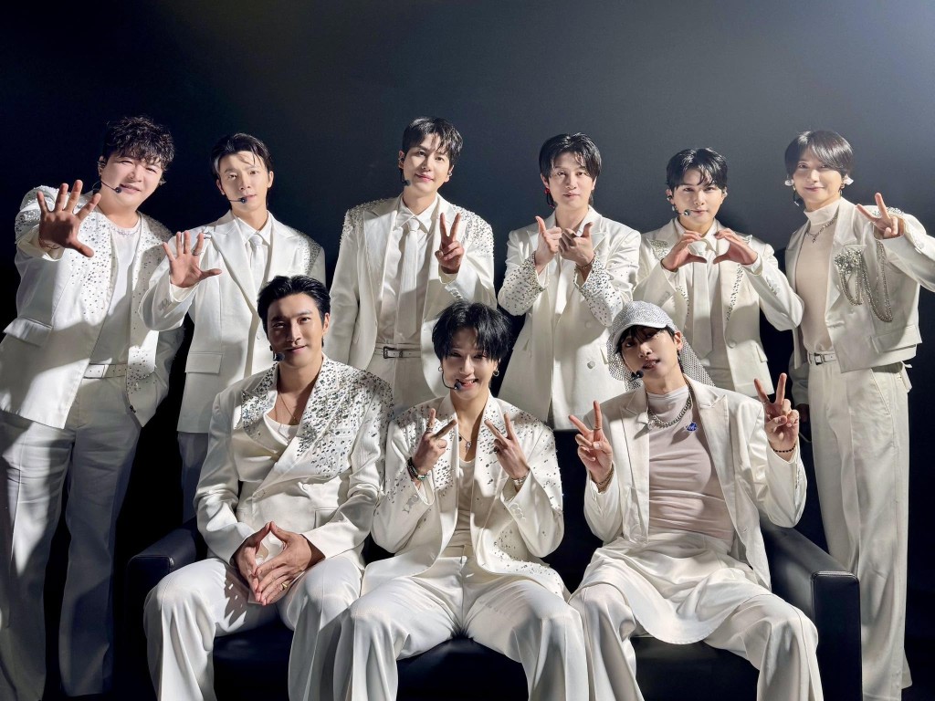 圖中上左一為Super Junior成員神童。