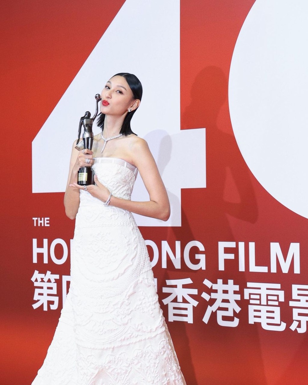 王丹妮憑藉電影《梅艷芳》,奪得第40屆香港電影金像獎「最佳新演員」獎。