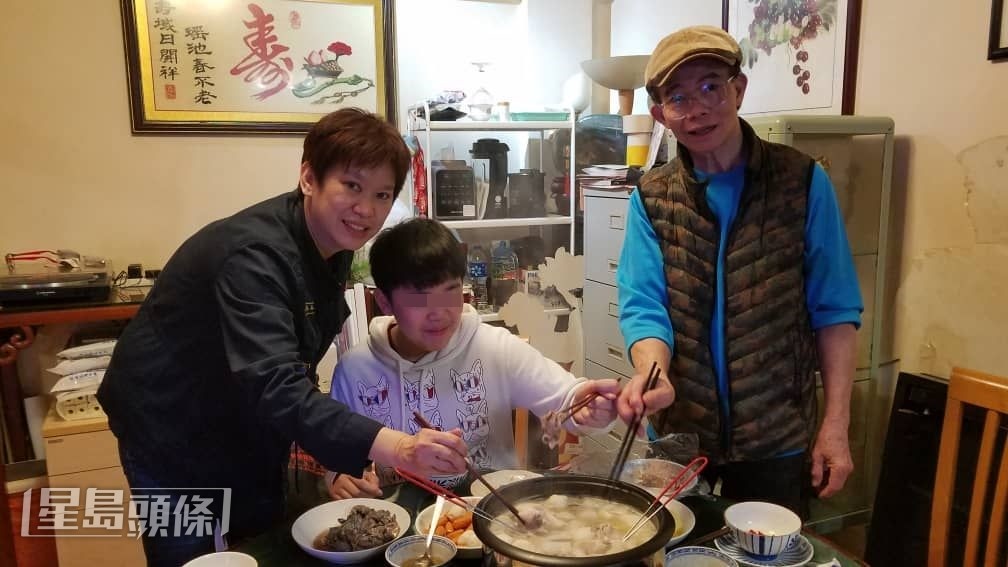 梅啟明與元配Joey育有一名兒子。