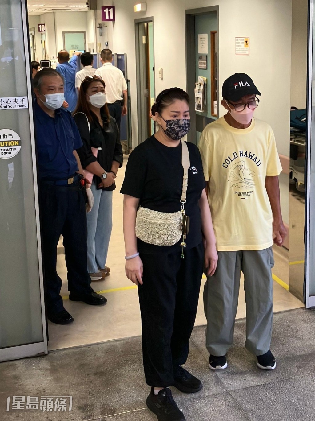 May May憶述收到梅媽離世消息時正在工作，之後立即陪梅啟明趕往醫院。