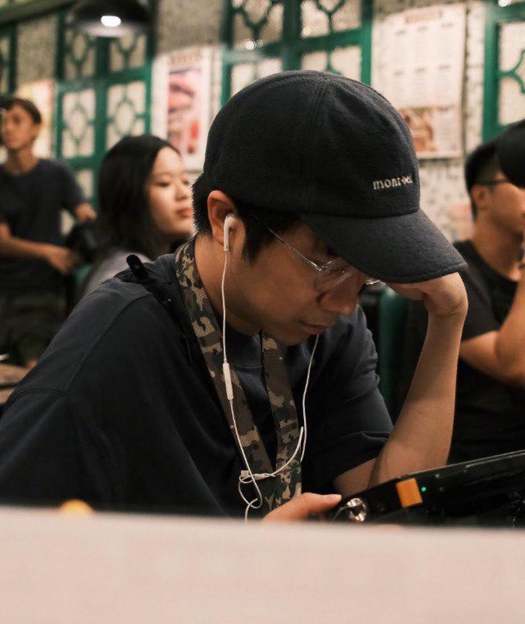 楊兩全在拍攝過程中,秉持一邊實踐一邊學習的態度。