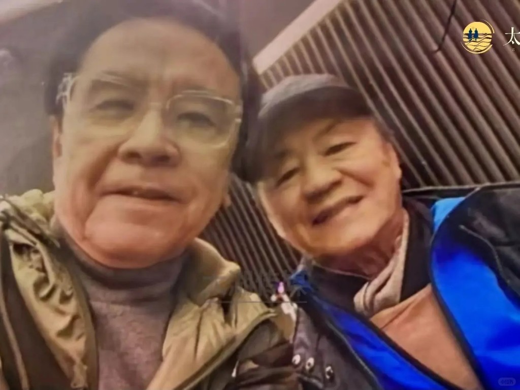 網上流傳狄龍與姜大衛疑似冰釋前嫌的世紀合照。