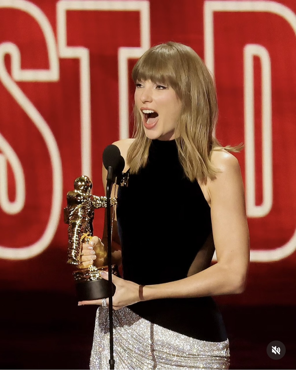 Taylor Swift再於VMA獲得3獎,累積33座獎座成為史上獲獎最多的歌手。