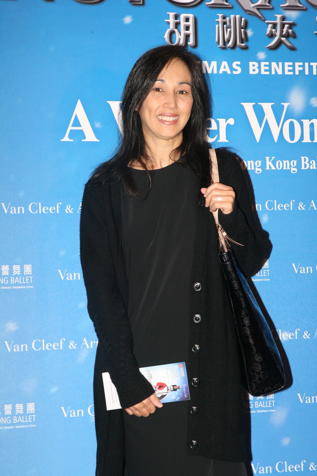 柏安妮已淡出幕前演出。