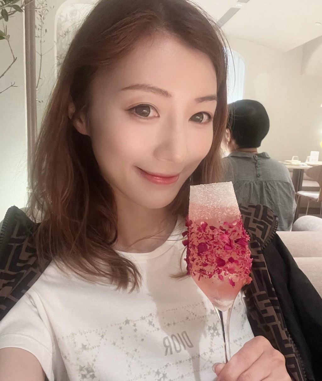 陳蒨葶自認慳儉,說:「之前參賽嘅時候,都試過捱麵包。」