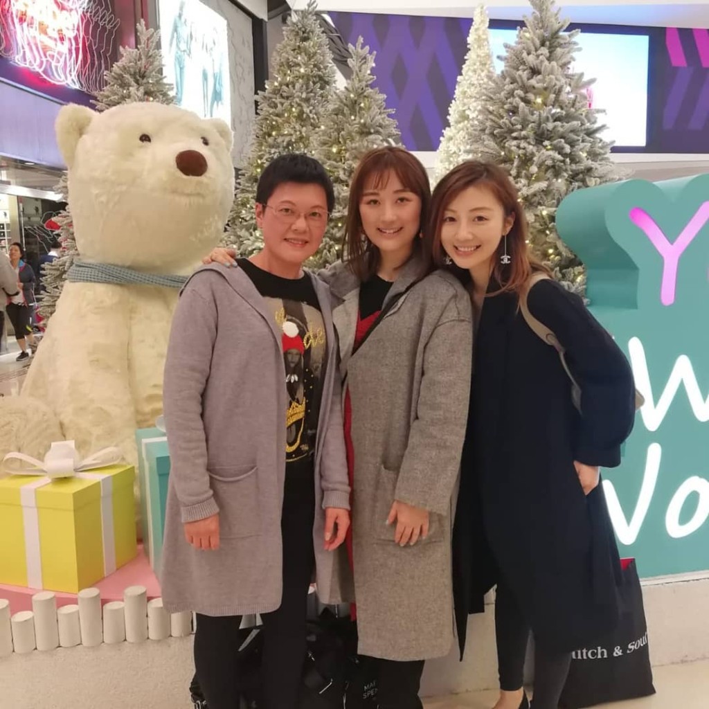 陳蒨葶母女關係親密。