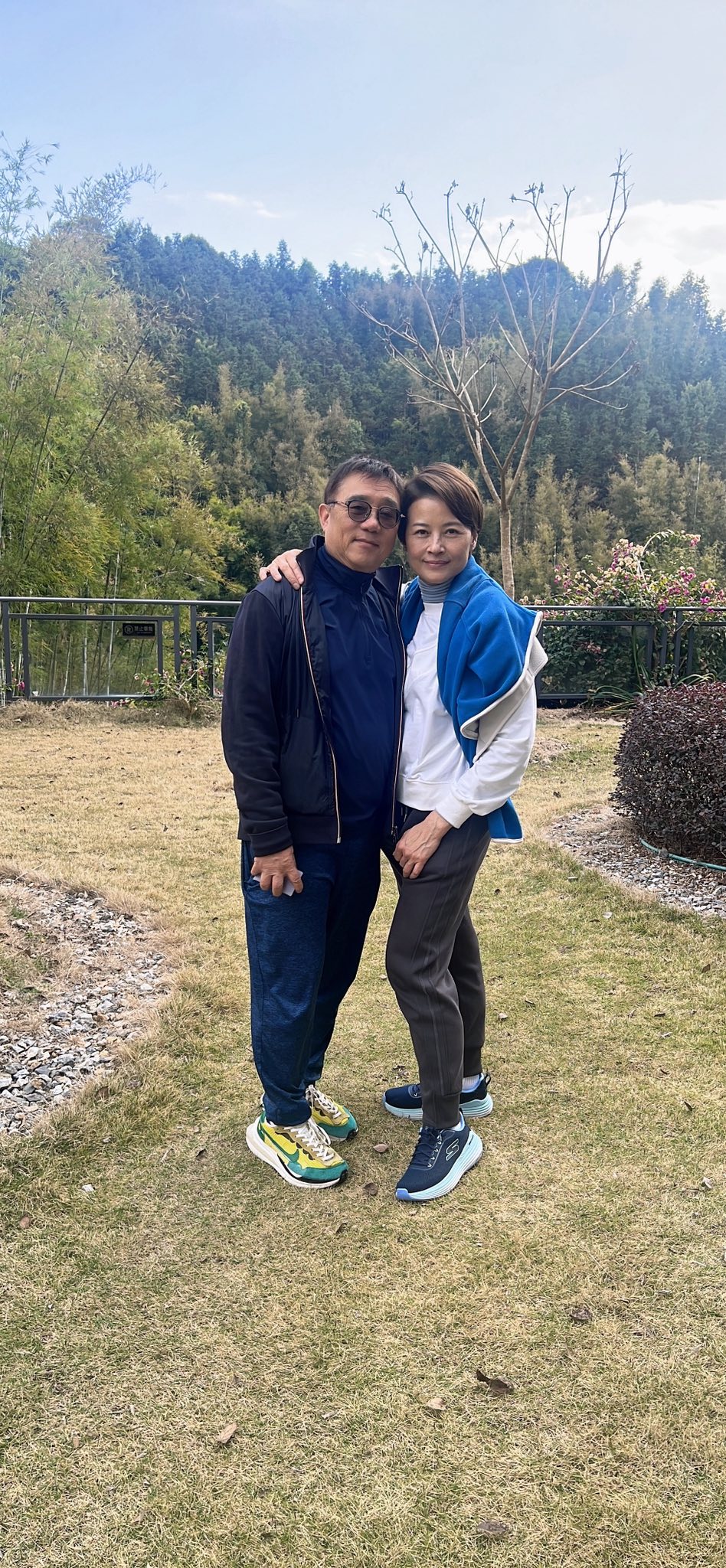 黎燕珊與男友不時甜蜜互動。