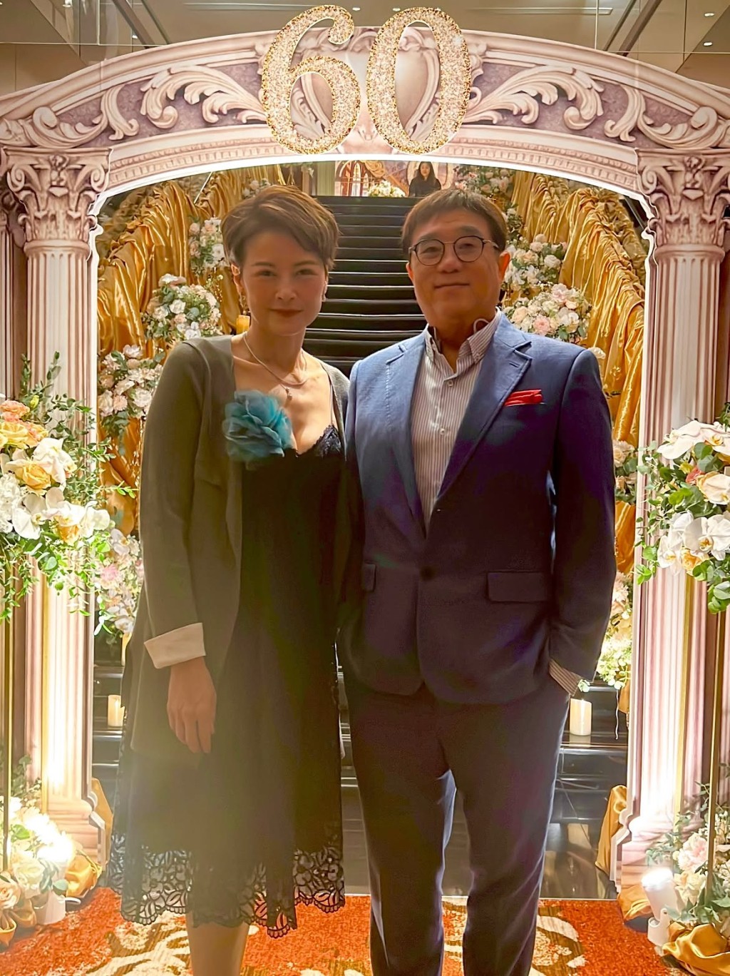 黎燕珊的男友已融入她的社交圈子,時常一同出席朋友聚會。