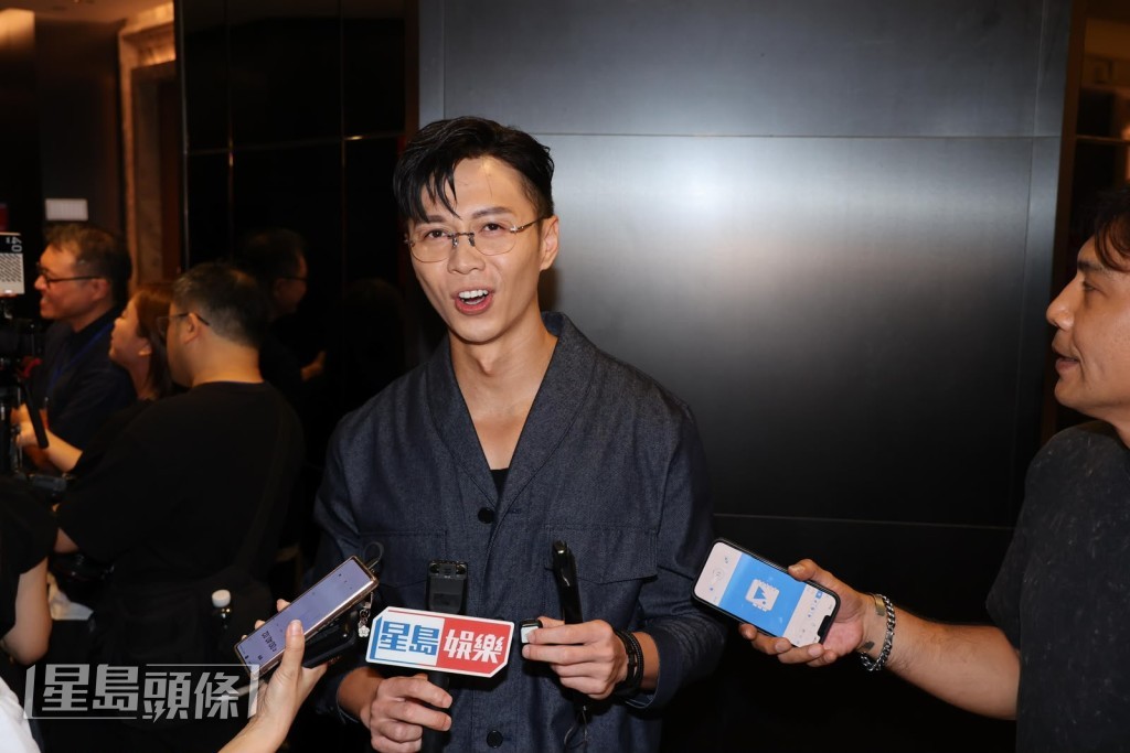 對於被稱為「負評王」，他承認有些少不開心。