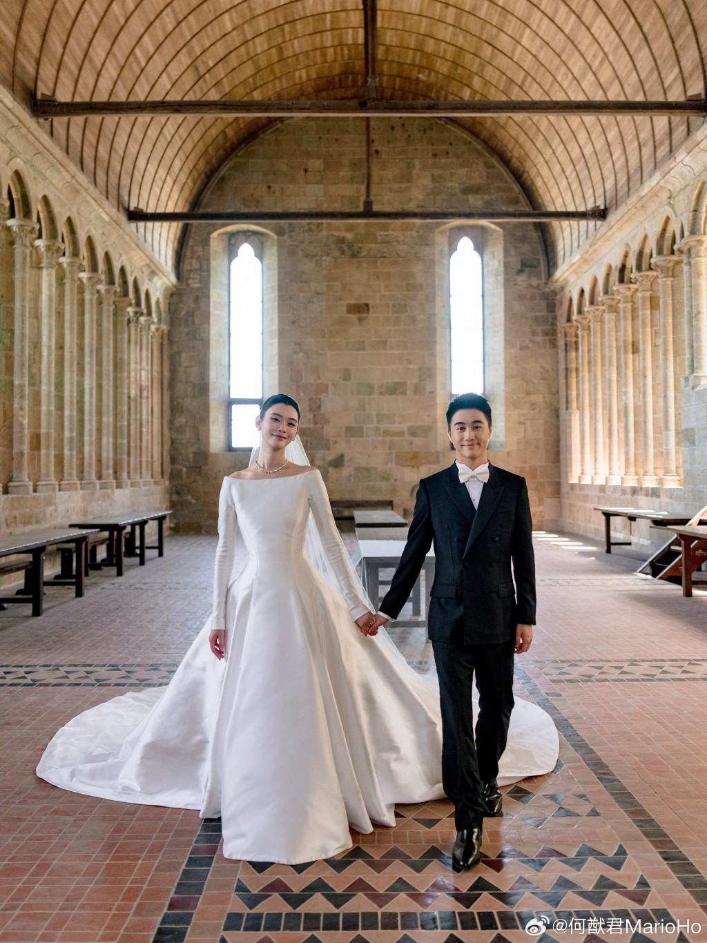 奚夢瑤的婚紗由Dior首席裁縫師度身訂造。