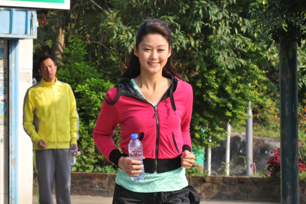 當選華姐後，岑麗香備受力捧，劇接劇包括《神鎗狙擊》。
