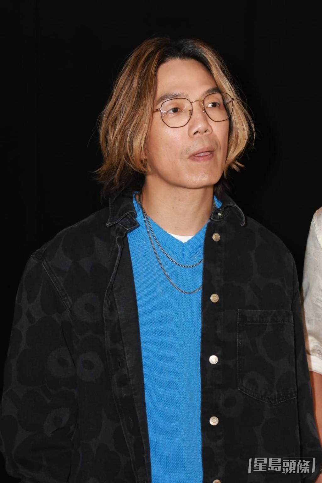 阿偉(李兆偉)是6號的好兄弟。