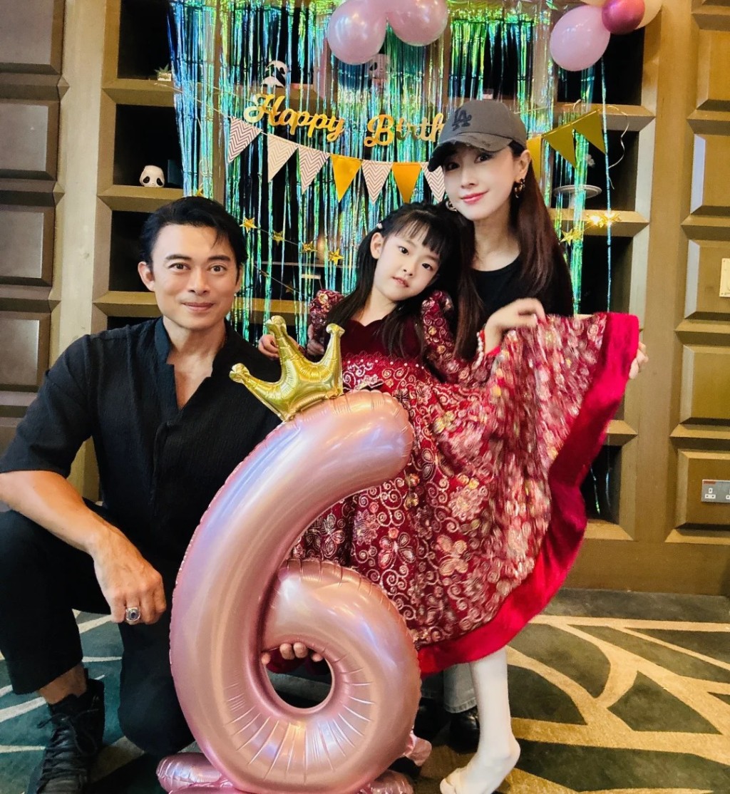 近日樊少皇與賈曉晨一同為細女慶祝生日,展現家庭溫暖。