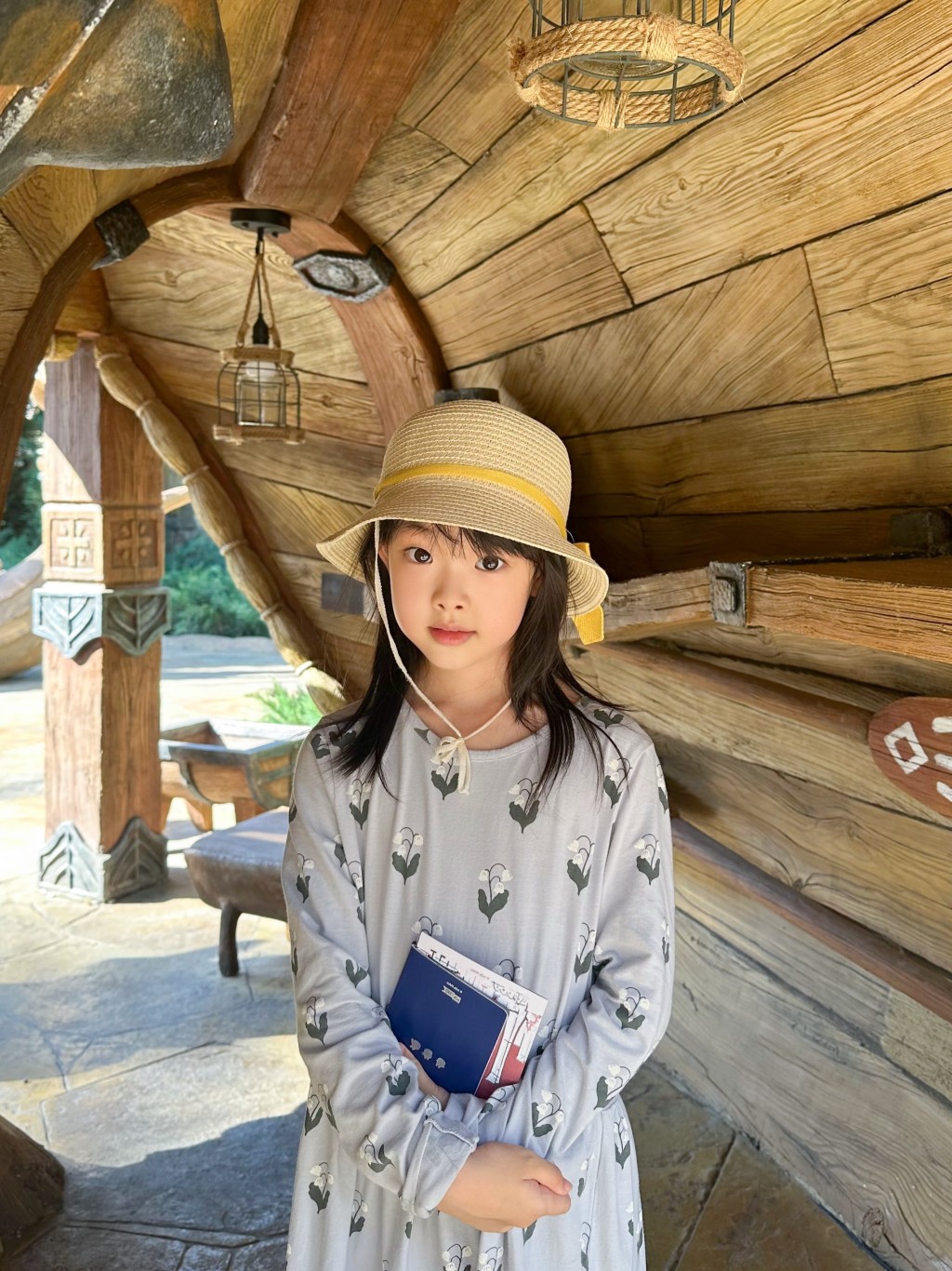 細女「小飯團」亦有其文靜的一面。