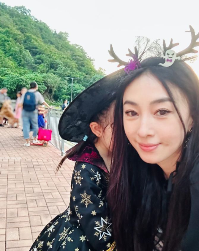 賈曉晨曾抱怨照顧女兒最可怕的是需要24小時全天候照料。