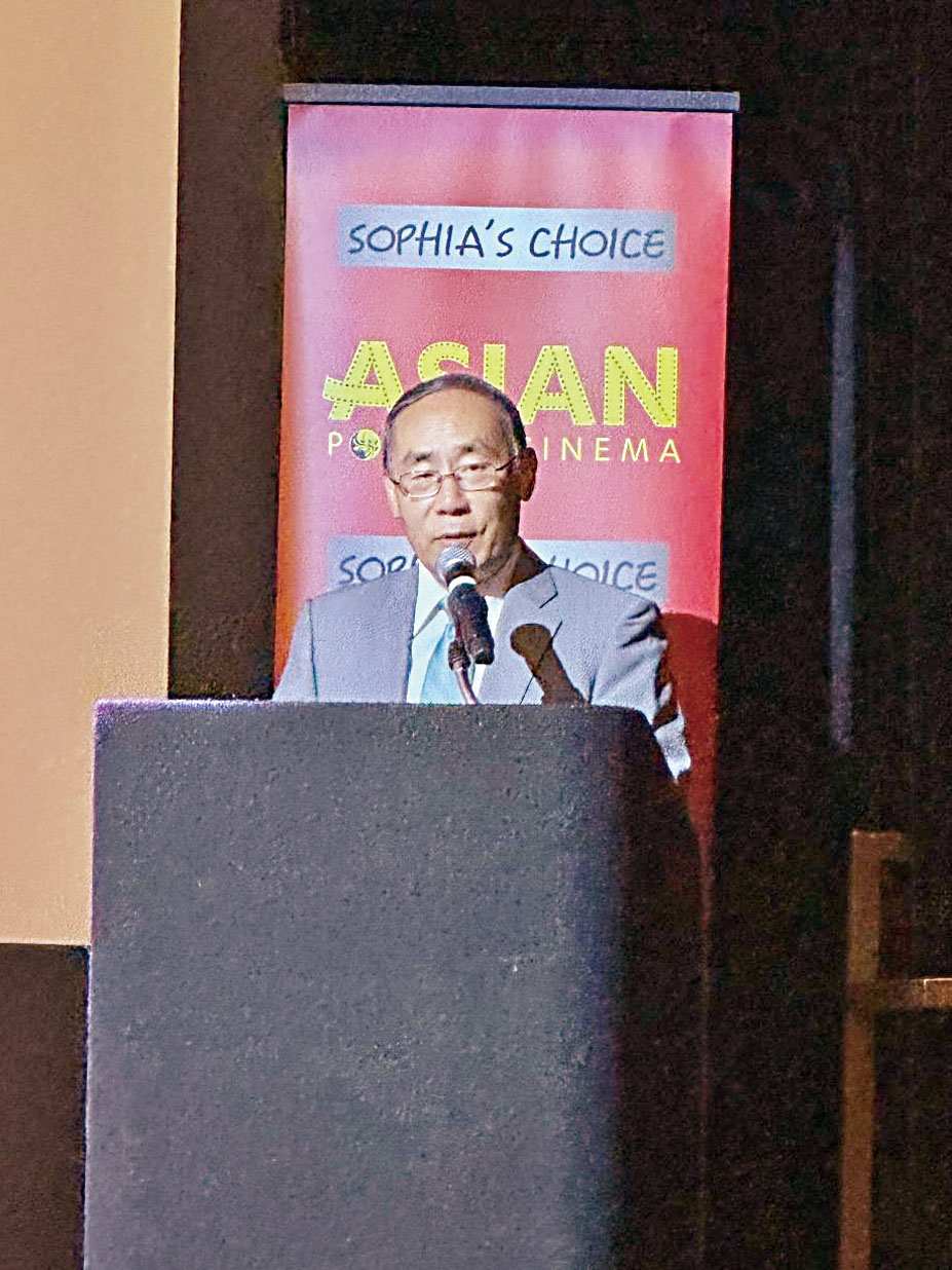 中國駐芝加哥總領館王保東總領事出席「給亞嫲的情書」電影招待會。梁敏育攝