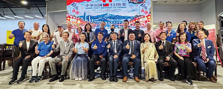 夜市記者會嘉賓大合照。記者陸新攝