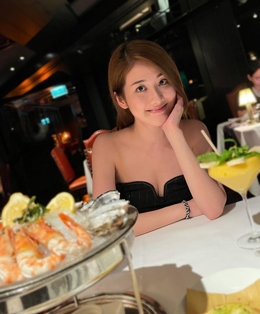 鄧佩儀以往較少展示身材。