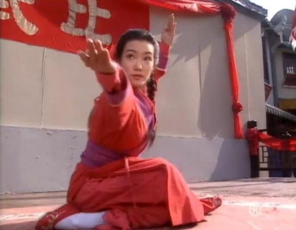 關寶慧加入TVB後曾備受力捧,飾演過《射鵰英雄傳》的穆念慈。